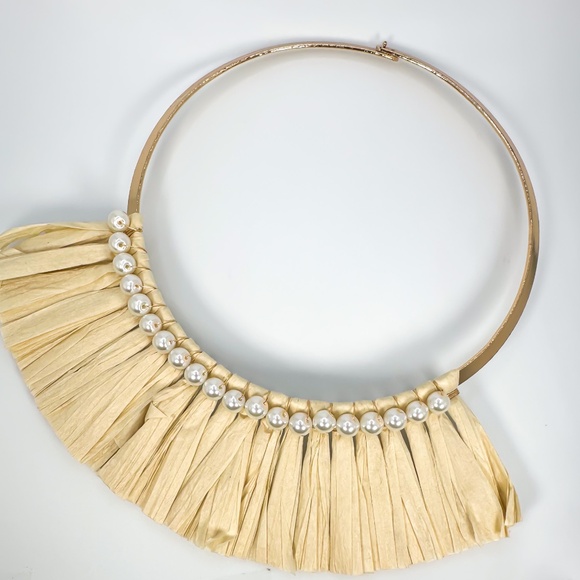 Anthroplogie Jewelry - Gold/Pearl Raffia Necklace - Never Worn - Picture 2 of 3